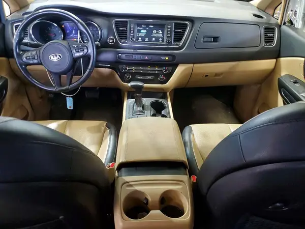 KNDMB5C14J6351585 2018 KIA SEDONA - Image 8