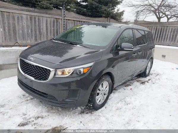 KNDMB5C14J6353000 2018 KIA SEDONA - Image 2