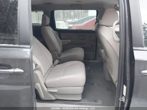 KNDMB5C14J6353000 2018 KIA SEDONA - Image 8