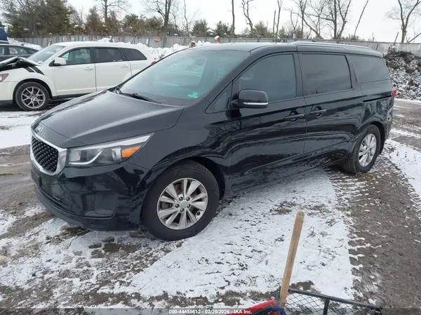 KNDMB5C14J6357855 2018 KIA SEDONA - Image 2
