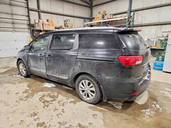 KNDMB5C14J6368273 2018 KIA SEDONA - Image 2