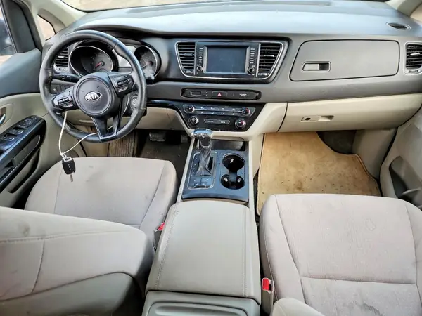 KNDMB5C14J6368273 2018 KIA SEDONA - Image 8