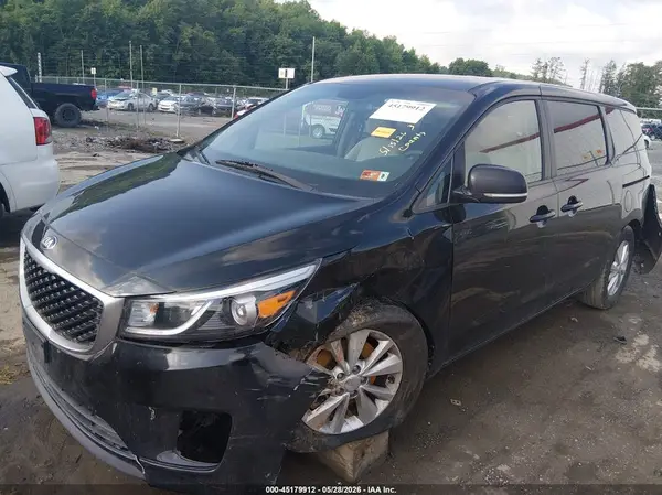KNDMB5C14J6389320 2018 KIA SEDONA - Image 2
