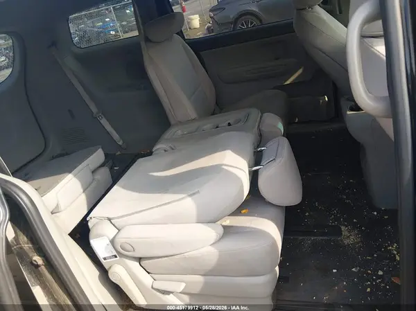 KNDMB5C14J6389320 2018 KIA SEDONA - Image 8