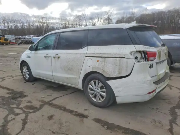 KNDMB5C14J6389379 2018 KIA SEDONA - Image 2