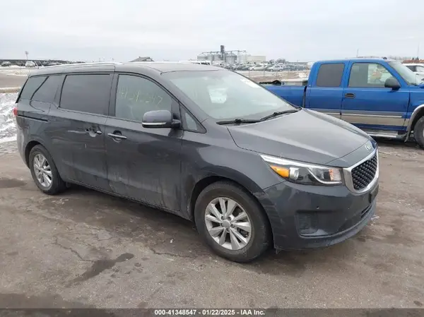 KNDMB5C14J6394646 2018 KIA SEDONA - Image 1