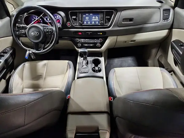 KNDMB5C14J6407685 2018 KIA SEDONA - Image 8