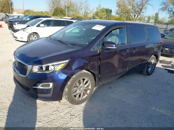KNDMB5C14K6537063 2019 KIA SEDONA - Image 2