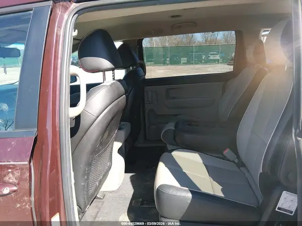 KNDMB5C14K6556583 2019 KIA SEDONA - Image 8