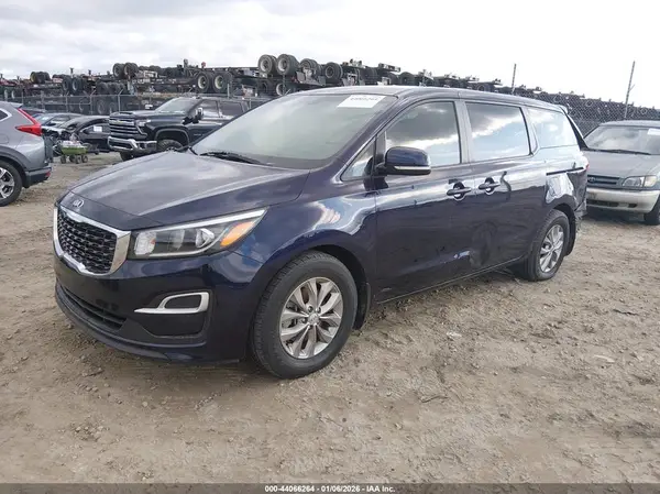 KNDMB5C14L6634040 2020 KIA SEDONA - Image 2