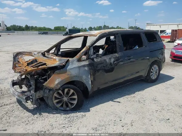 KNDMB5C14L6634068 2020 KIA SEDONA - Image 2