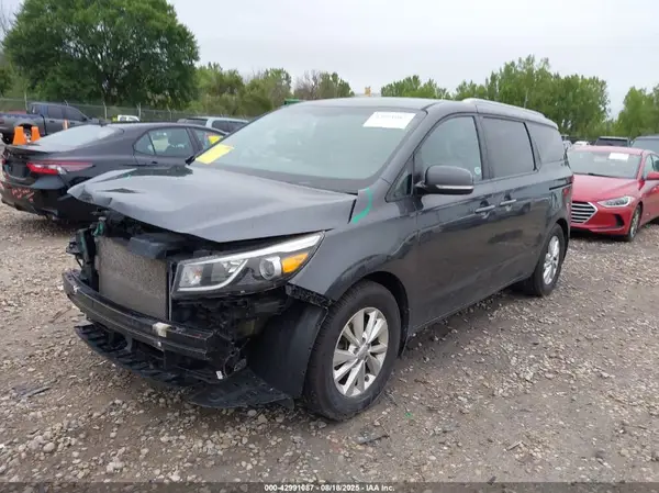KNDMB5C15G6081999 2016 KIA SEDONA - Image 2