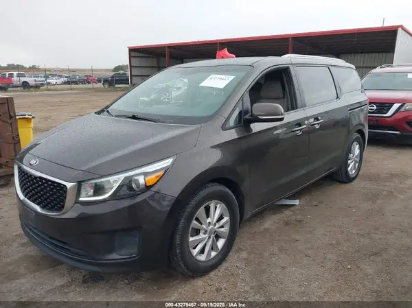 KNDMB5C15G6083428 2016 KIA SEDONA - Image 2