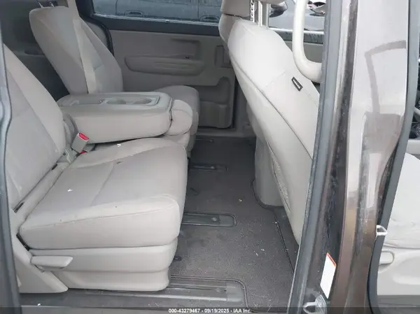 KNDMB5C15G6083428 2016 KIA SEDONA - Image 8