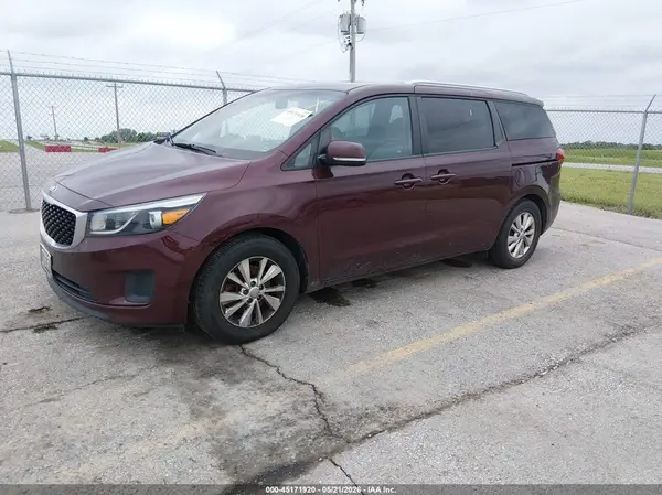 KNDMB5C15G6085633 2016 KIA SEDONA - Image 2