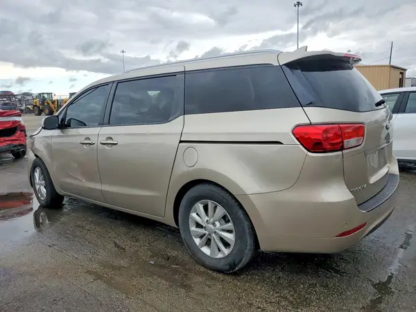 KNDMB5C15G6089813 2016 KIA SEDONA - Image 2
