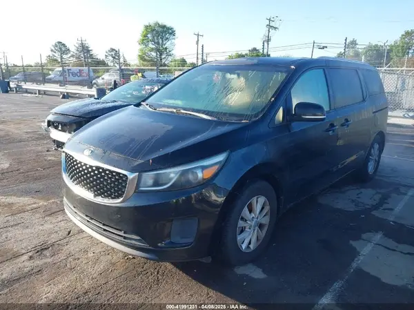 KNDMB5C15G6090413 2016 KIA SEDONA - Image 2