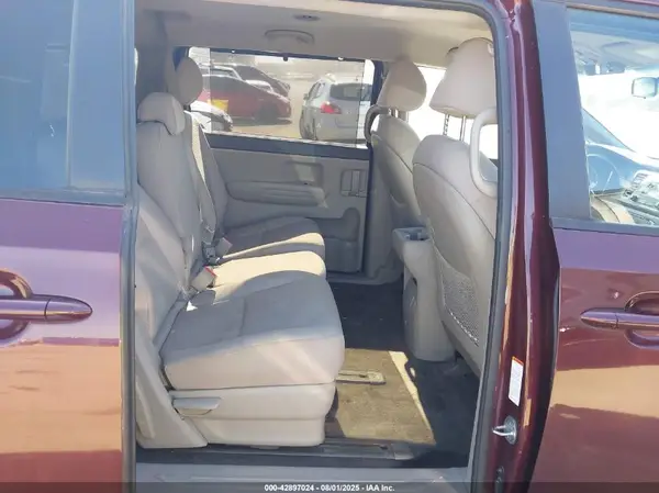 KNDMB5C15G6092694 2016 KIA SEDONA - Image 8