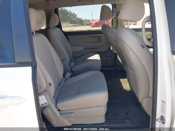 KNDMB5C15G6095661 2016 KIA SEDONA - Image 8