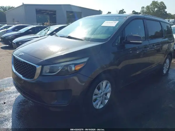 KNDMB5C15G6100275 2016 KIA SEDONA - Image 2
