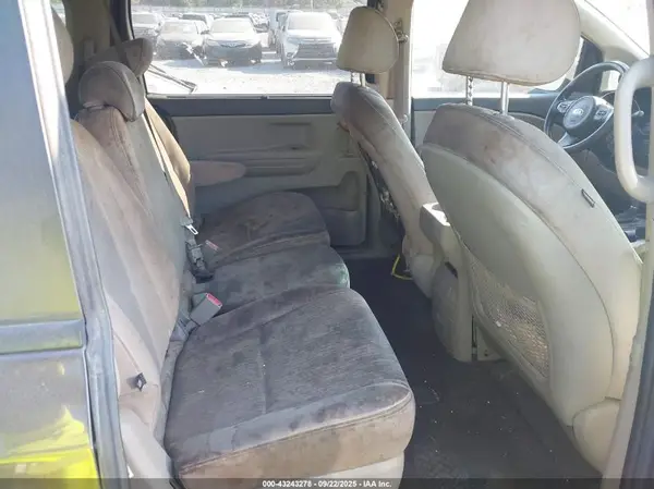 KNDMB5C15G6100275 2016 KIA SEDONA - Image 8