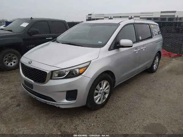 KNDMB5C15G6103290 2016 KIA SEDONA - Image 2