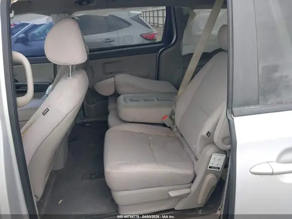 KNDMB5C15G6124396 2016 KIA SEDONA - Image 8