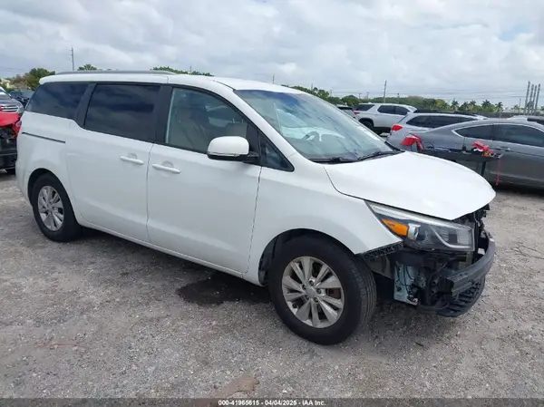 KNDMB5C15G6132532 2016 KIA SEDONA - Image 1