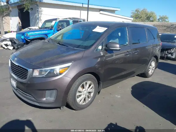 KNDMB5C15G6140100 2016 KIA SEDONA - Image 2