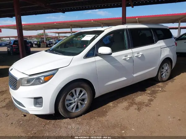 KNDMB5C15G6142851 2016 KIA SEDONA - Image 2