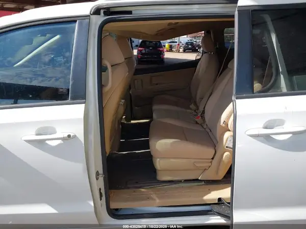 KNDMB5C15G6142851 2016 KIA SEDONA - Image 8
