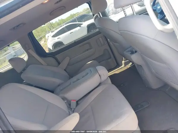 KNDMB5C15G6163229 2016 KIA SEDONA - Image 8