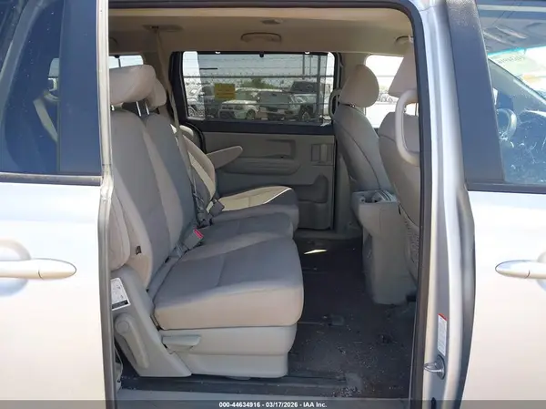 KNDMB5C15G6163232 2016 KIA SEDONA - Image 8