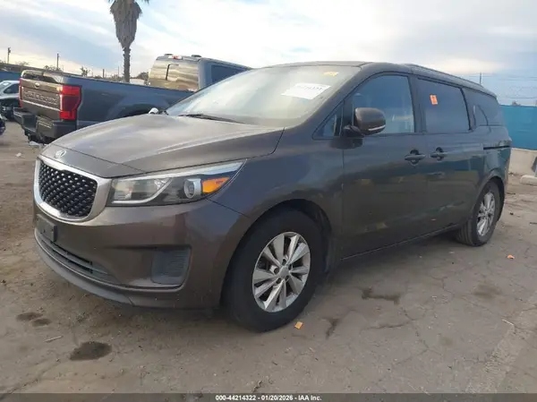 KNDMB5C15G6167913 2016 KIA SEDONA - Image 2