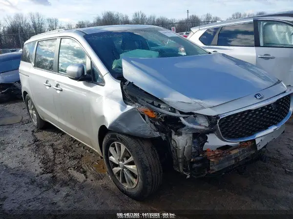 KNDMB5C15G6168396 2016 KIA SEDONA - Image 2