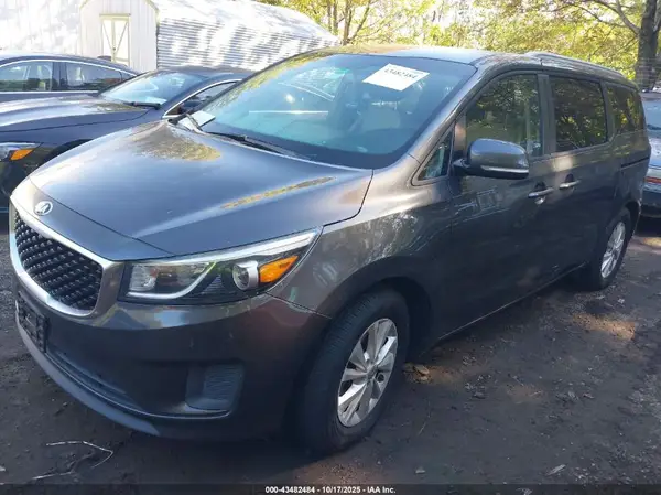 KNDMB5C15G6171704 2016 KIA SEDONA - Image 2