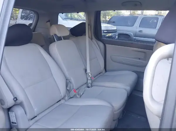 KNDMB5C15G6171704 2016 KIA SEDONA - Image 8