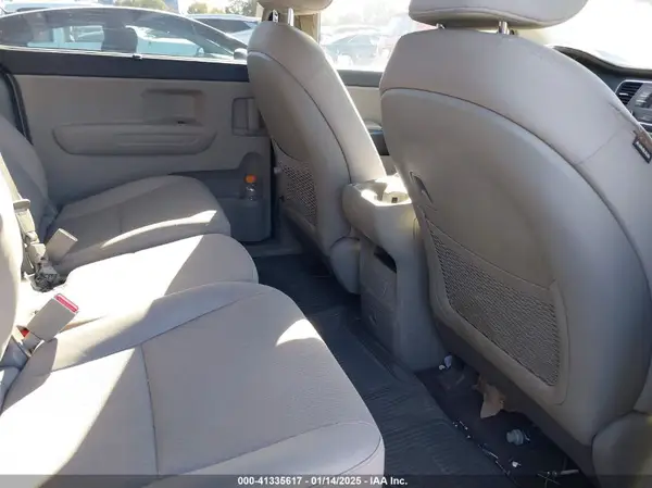 KNDMB5C15G6177065 2016 KIA SEDONA - Image 8