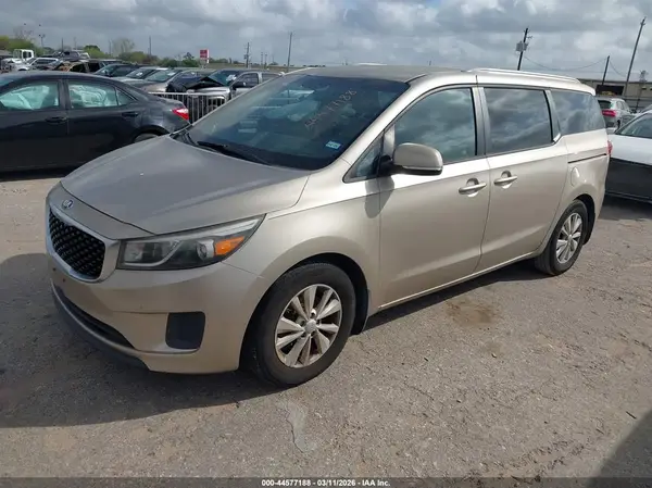 KNDMB5C15G6180094 2016 KIA SEDONA - Image 2
