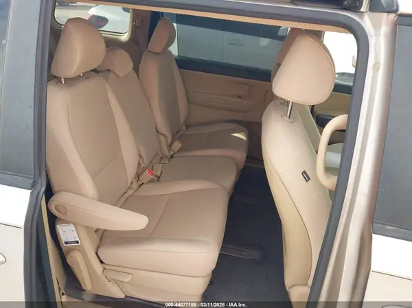 KNDMB5C15G6180094 2016 KIA SEDONA - Image 8