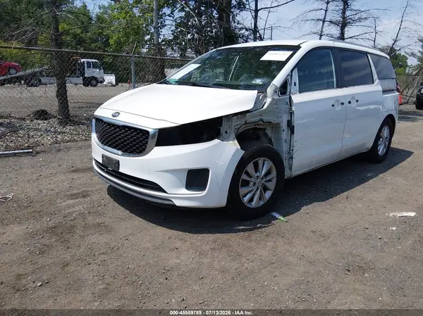 KNDMB5C15G6188096 2016 KIA SEDONA - Image 2