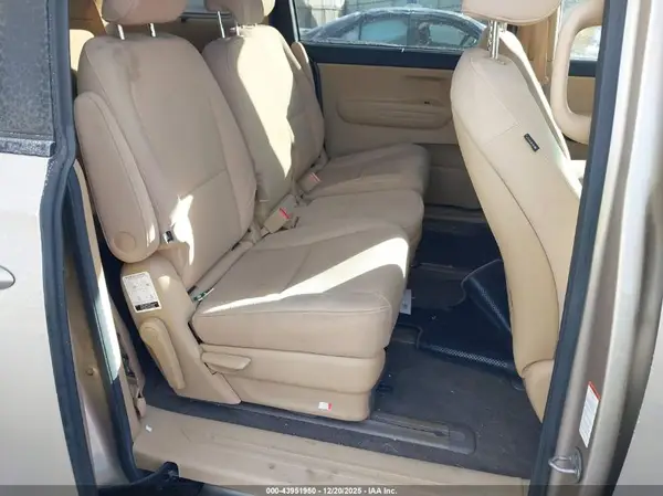KNDMB5C15G6195176 2016 KIA SEDONA - Image 8