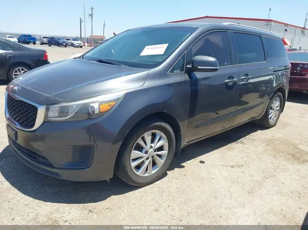 KNDMB5C15G6195372 2016 KIA SEDONA - Image 2