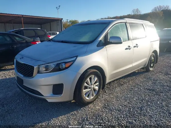 KNDMB5C15G6198935 2016 KIA SEDONA - Image 2