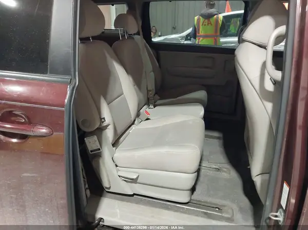 KNDMB5C15G6204460 2016 KIA SEDONA - Image 8