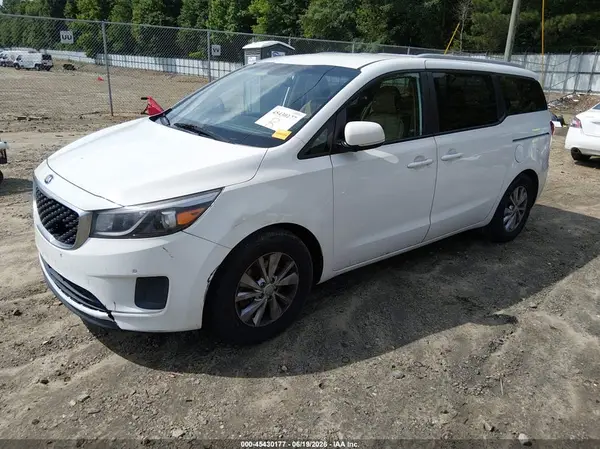KNDMB5C15G6214096 2016 KIA SEDONA - Image 2
