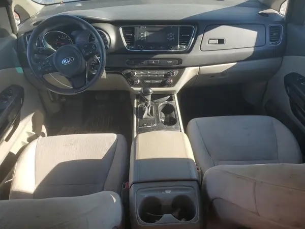 KNDMB5C15H6218442 2017 KIA SEDONA - Image 8
