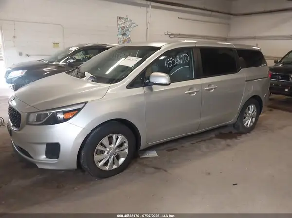 KNDMB5C15H6218599 2017 KIA SEDONA - Image 2
