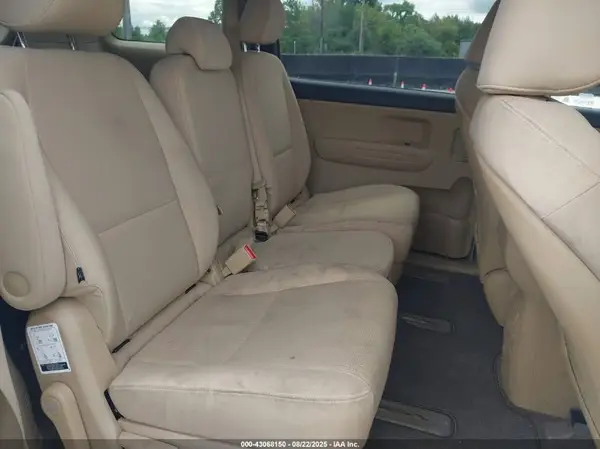 KNDMB5C15H6219560 2017 KIA SEDONA - Image 8