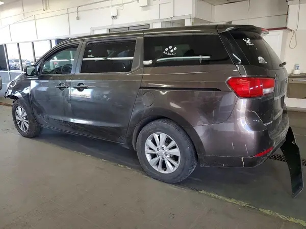 KNDMB5C15H6220272 2017 KIA SEDONA - Image 2